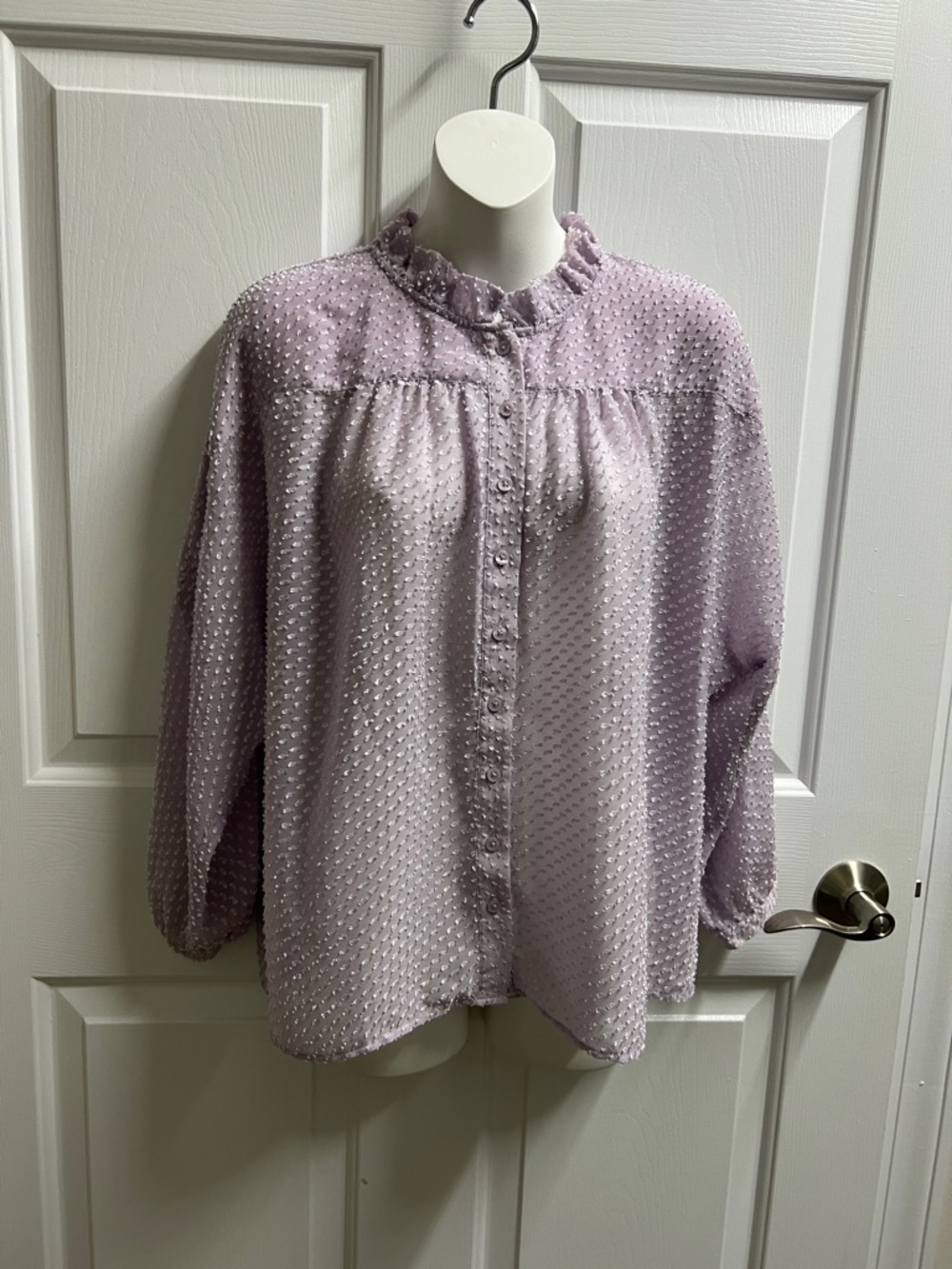 Ann Taylor blouse Lavender Ruffled Swiss Dot Button Up Blouse size small S 4186